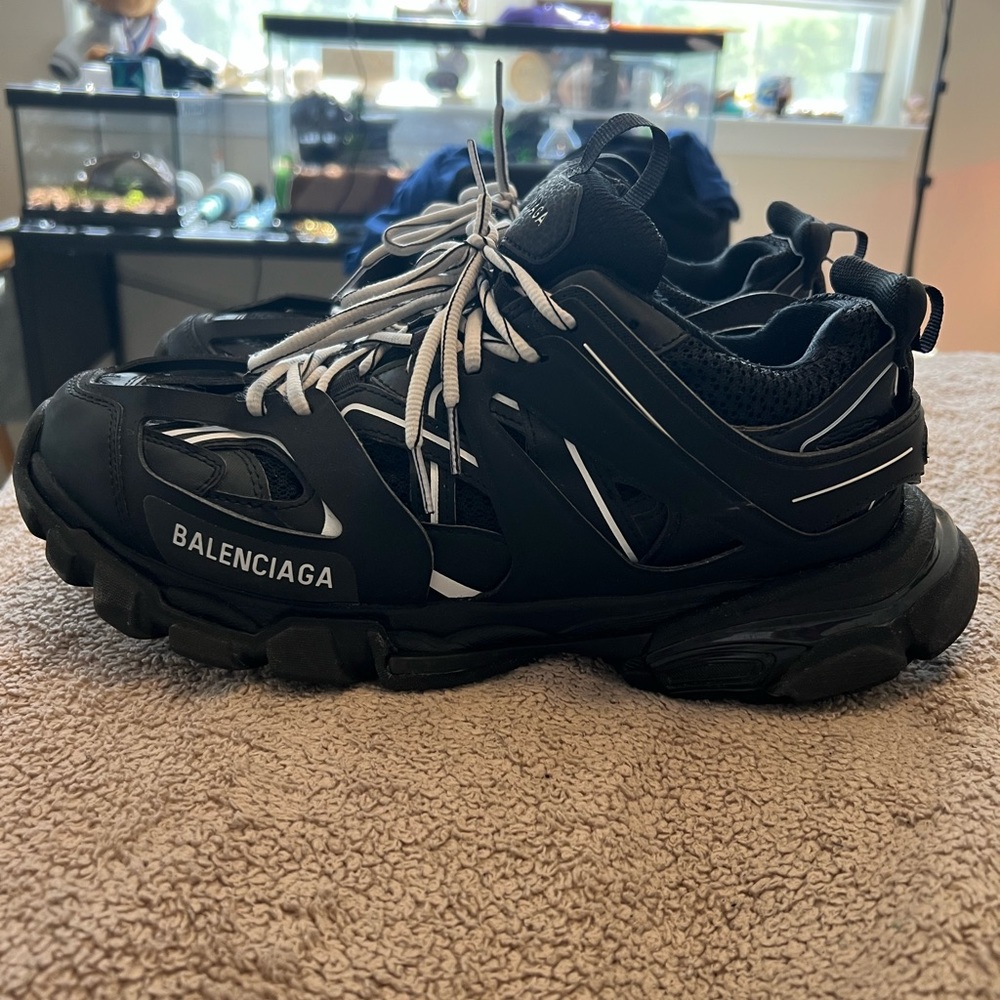 Balenciaga track